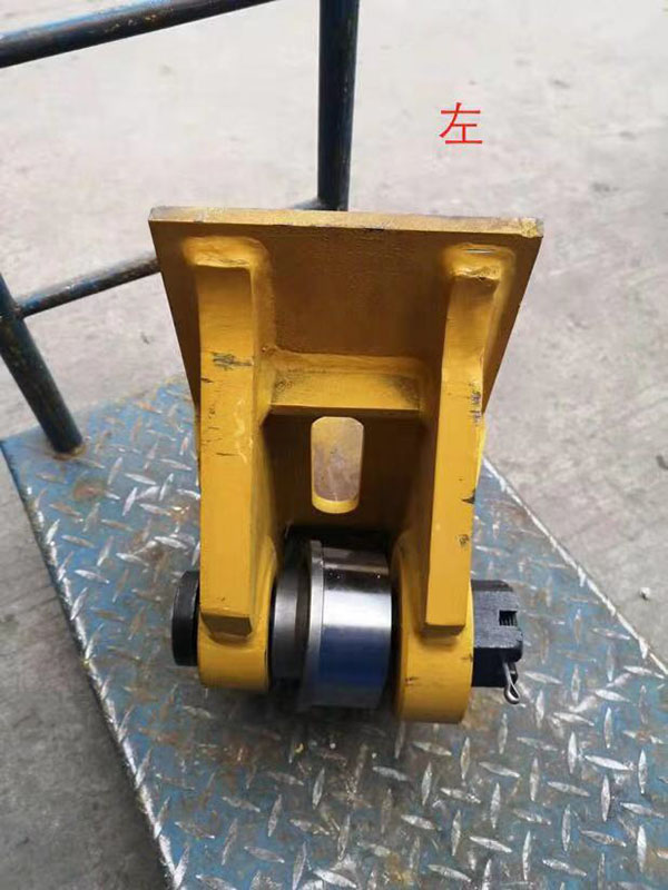 左托座